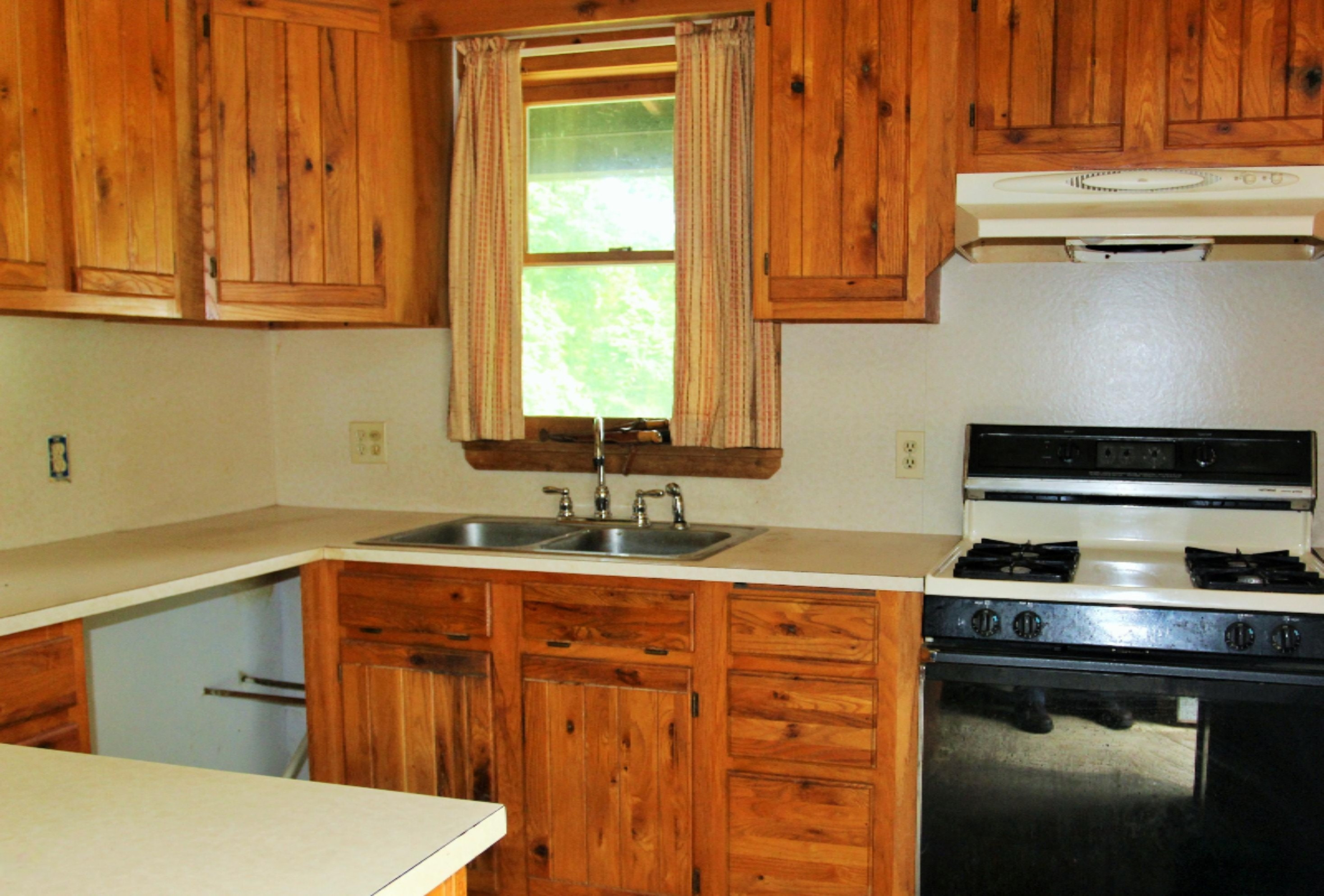 7775 Wolf Road Bellevue, MI 49021 - Photo 5 of 15 IMG_0501 (2)