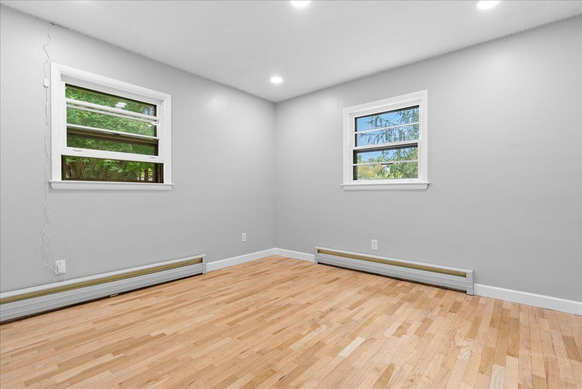 7958 Hively Road Jackson, MI 49201 - Photo 15 of 34 25-Media Jett - 14