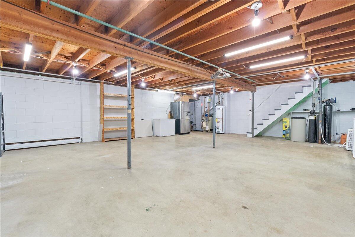 7958 Hively Road Jackson, MI 49201 - Photo 21 of 34 44-Media Jett - 29