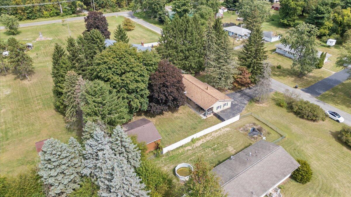 7958 Hively Road Jackson, MI 49201 - Photo 31 of 34 07-Media Jett - 05