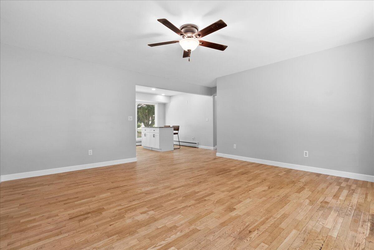 7958 Hively Road Jackson, MI 49201 - Photo 4 of 34 14-Media Jett - 10