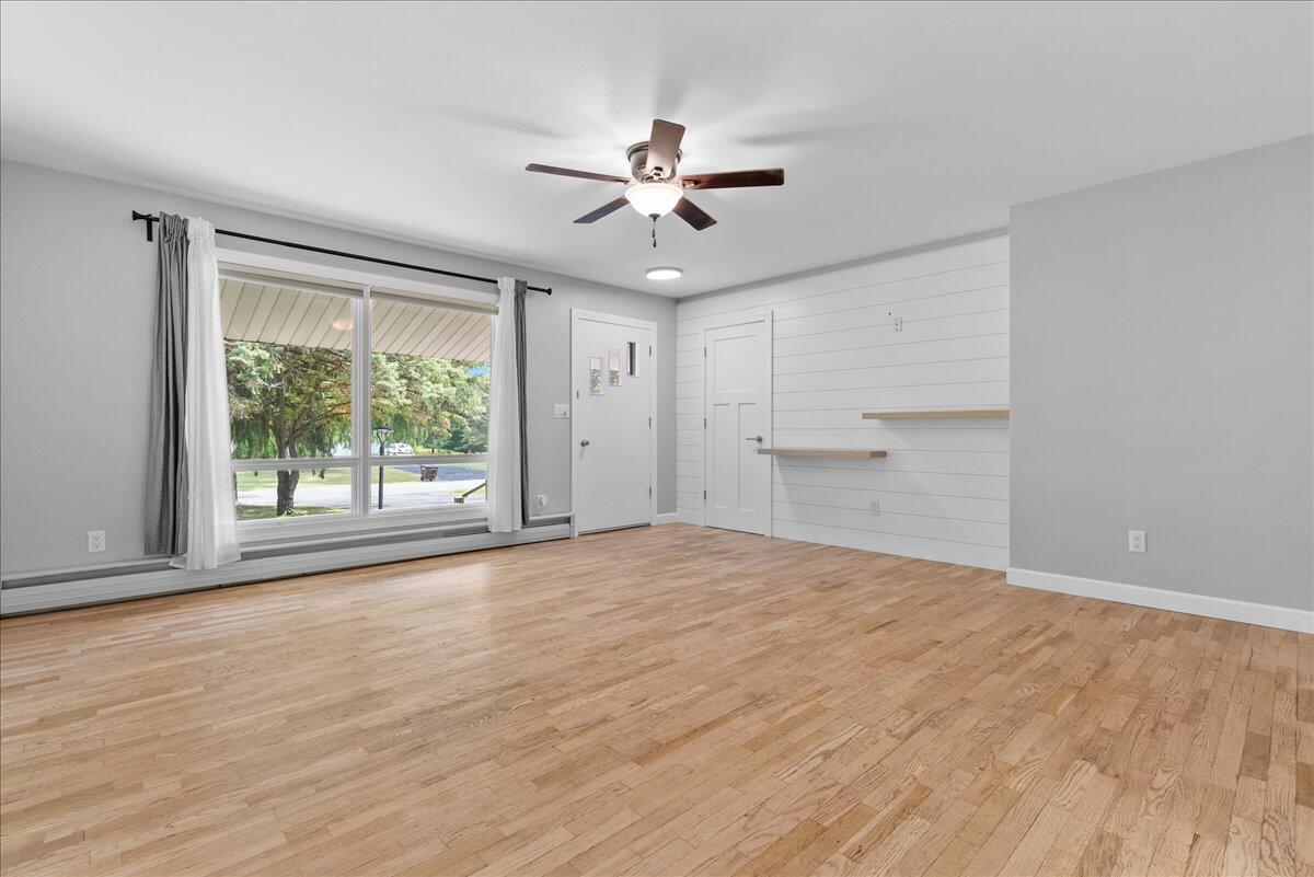 7958 Hively Road Jackson, MI 49201 - Photo 5 of 34 15-Media Jett - 11