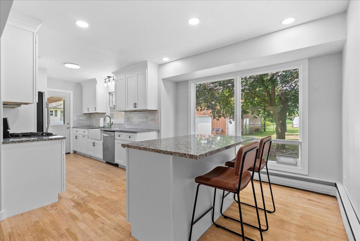 7958 Hively Road Jackson, MI 49201 - Photo 6 of 34 16-Media Jett - 20