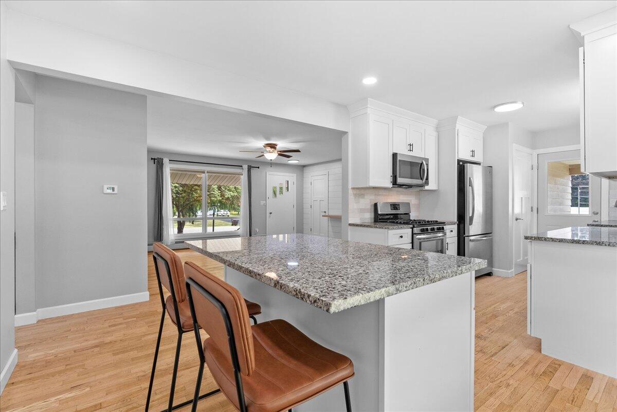 7958 Hively Road Jackson, MI 49201 - Photo 7 of 34 17-Media Jett - 21