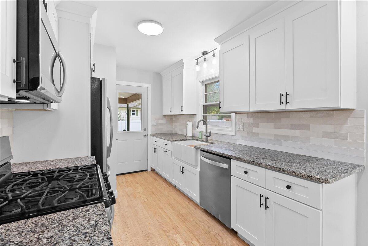 7958 Hively Road Jackson, MI 49201 - Photo 9 of 34 19-Media Jett - 23