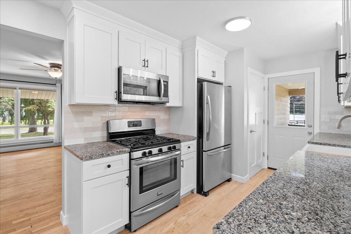 7958 Hively Road Jackson, MI 49201 - Photo 10 of 34 20-Media Jett - 24
