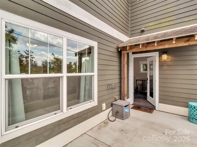 a view of a backyard with plants