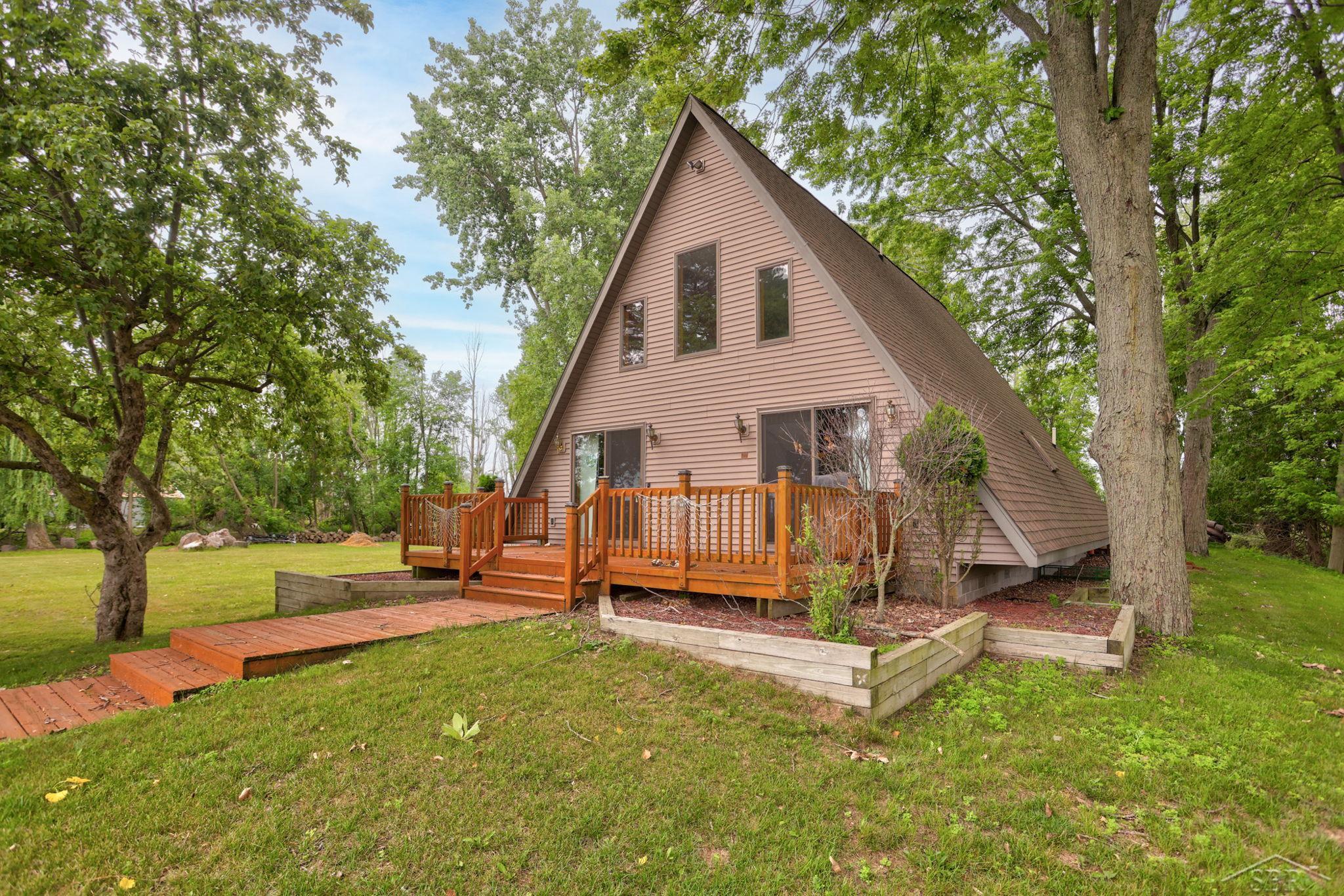 5196 Beachwood Road Standish, MI 48658 - Photo 1 of 20