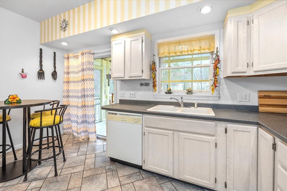 641 Jocassee Lake Road Salem, SC 29676 - Photo 15 of 46 Gallery Image 15