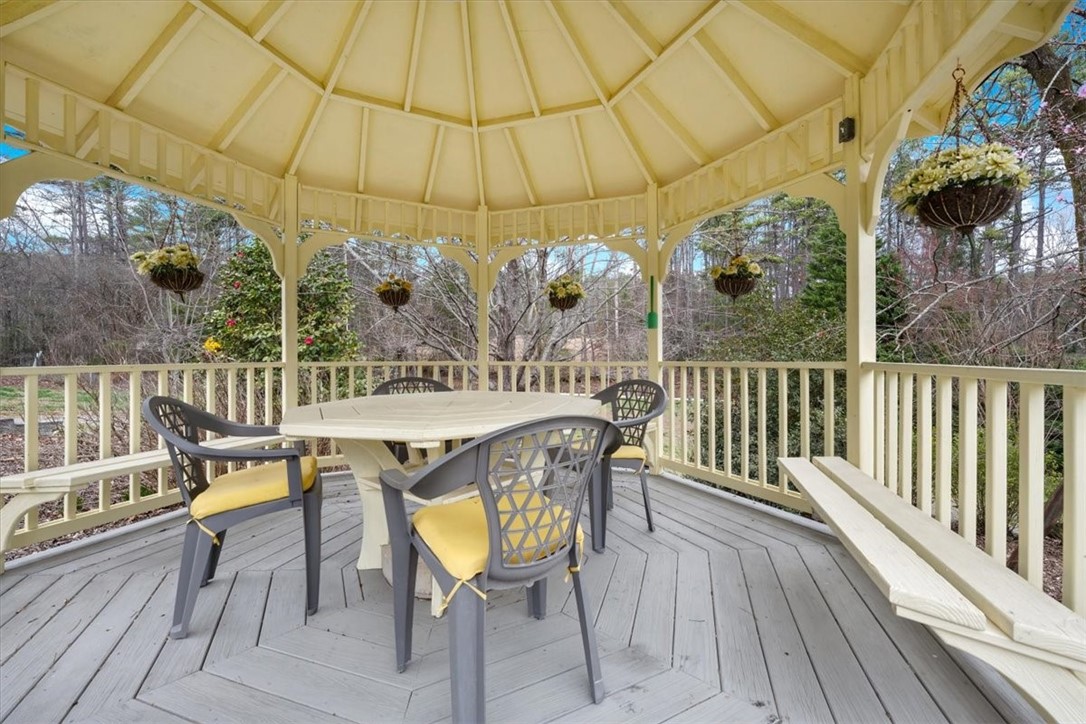 641 Jocassee Lake Road Salem, SC 29676 - Photo 5 of 46 Gallery Image 5