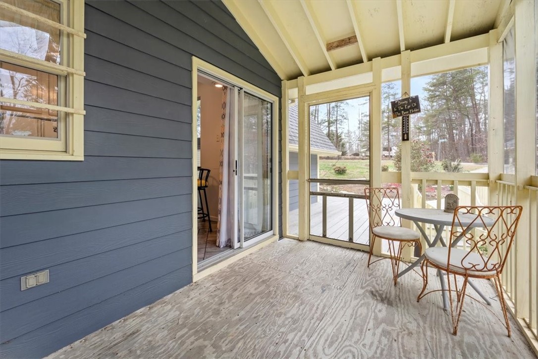 641 Jocassee Lake Road Salem, SC 29676 - Photo 8 of 46 Gallery Image 8