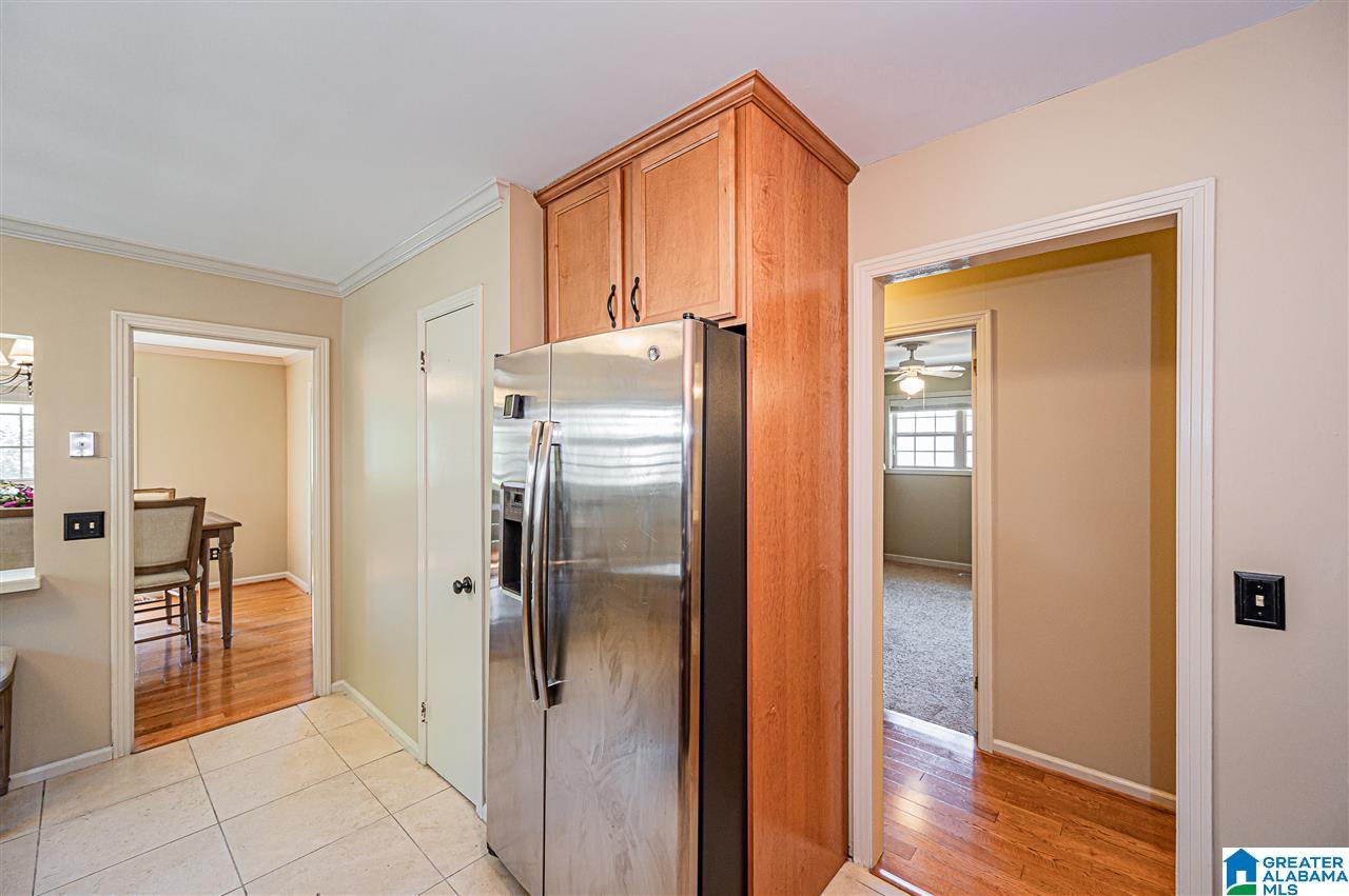 706 Forrest Drive Birmingham, AL 35209 - Photo 13 of 47
