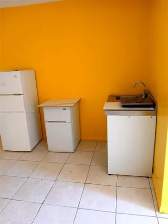 $1,000 | 505 Northwest 3rd Street, Unit 12, Dania Beach, FL 33004