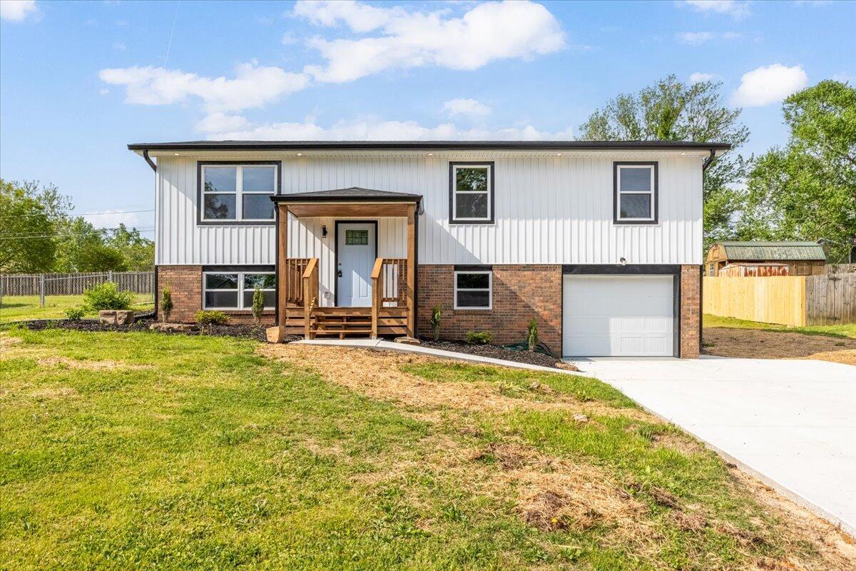 1636 North Chester Road Hixson, TN 37343 - Photo 1 of 27 01-IMG_9953