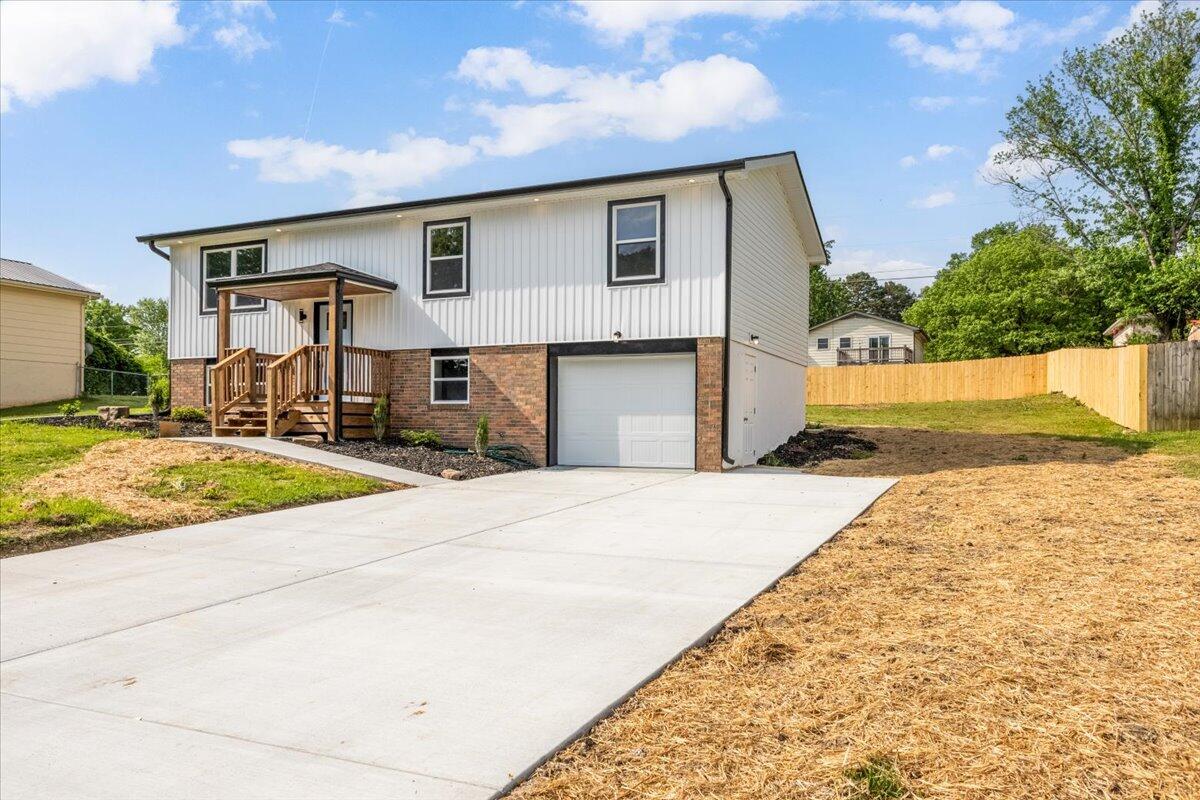 1636 North Chester Road Hixson, TN 37343 - Photo 2 of 27 02-IMG_9958-
