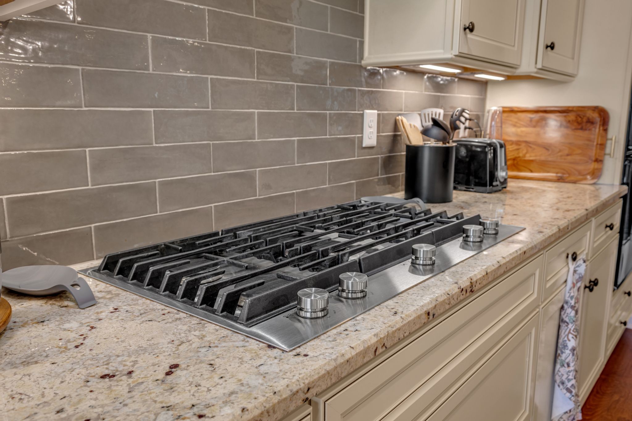 1121 Davidson Walk Spring Hill, TN 37174 - Photo 10 of 27 a stove top oven sitting inside of a kitchen