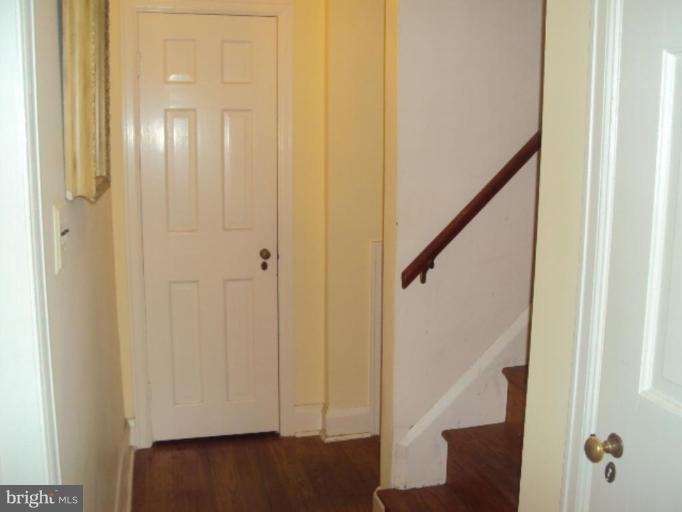 4210 Fordham Road Baltimore, MD 21229 - Photo 14 of 26 Hallway