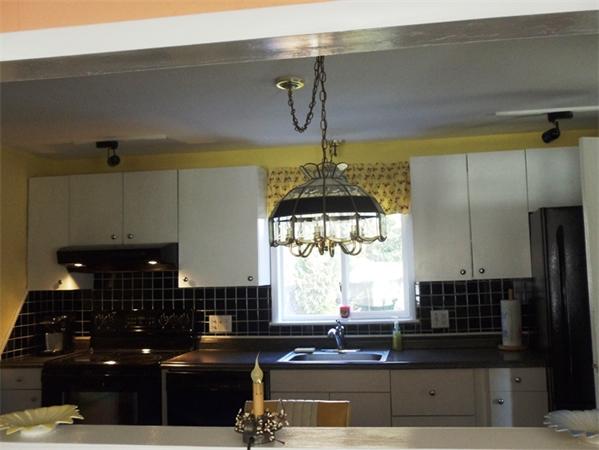 26 Hiawatha Road Woburn, MA 01801 - Photo 4 of 13 Gallery Image 4