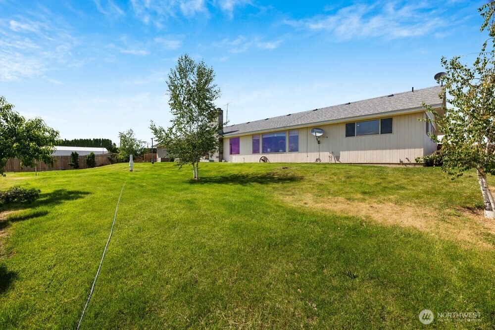 7802 Hicks Road Grandview, WA 98930 - Photo 26 of 31