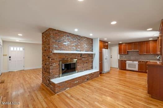 2201 Barnes Boulevard Reno, NV 89509 - Photo 10 of 42 large-019a0782-e446-7087-aa45-54195b6ed2