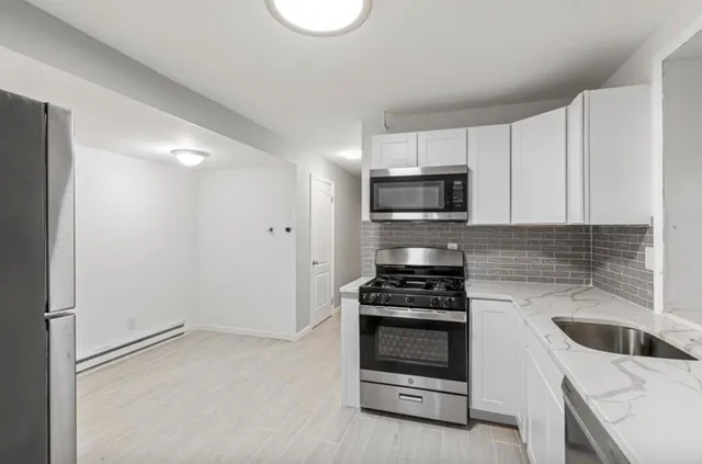 $2,000 | 427 John F. Kennedy Boulevard, Unit 1B, Bayonne, NJ 07002