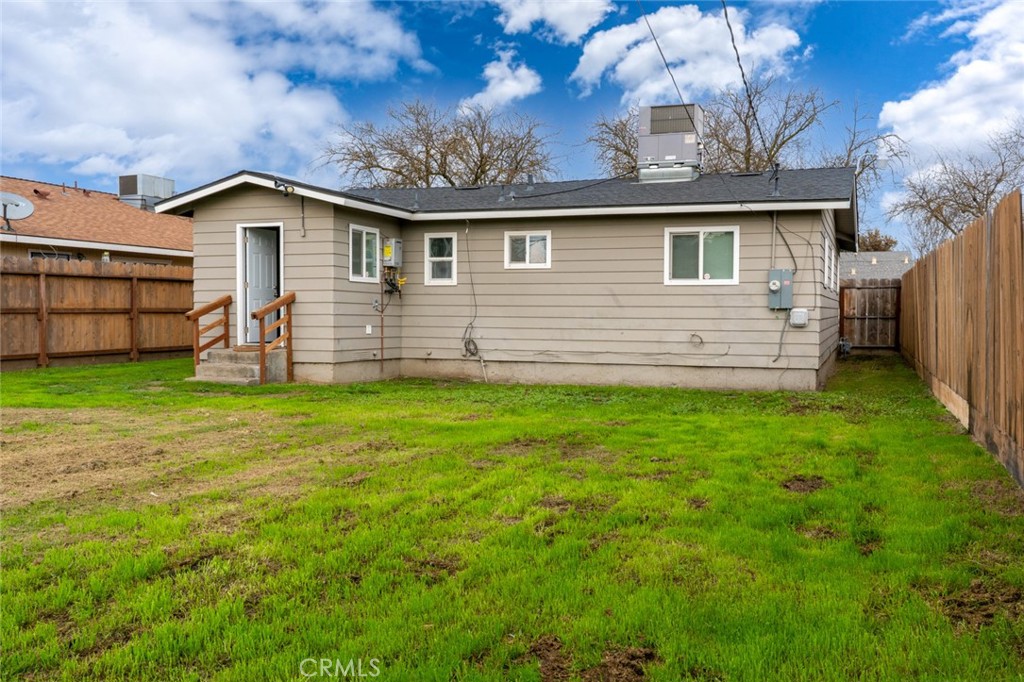 92 East 12th Street Merced, CA 95341 - Photo 27 of 29