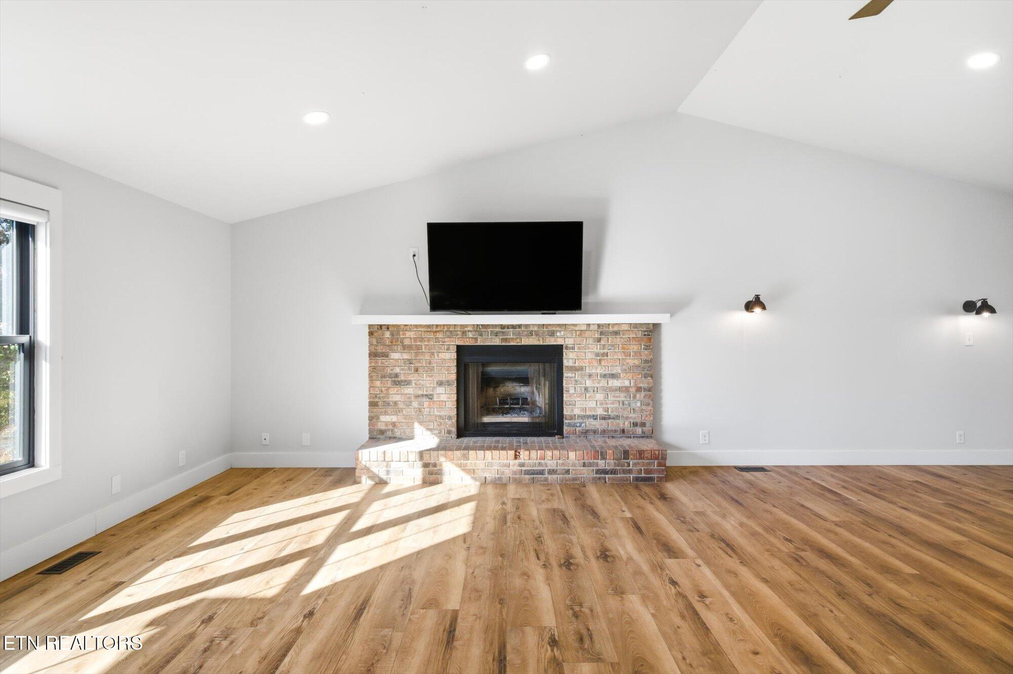 304 Oran Road Knoxville, TN 37934 - Photo 11 of 56 Living room