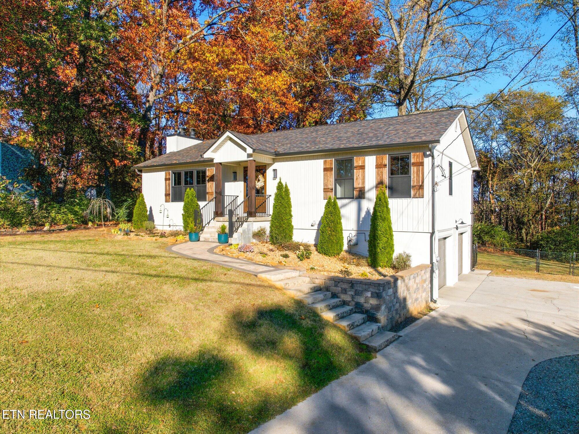 304 Oran Road Knoxville, TN 37934 - Photo 3 of 56 Front of home