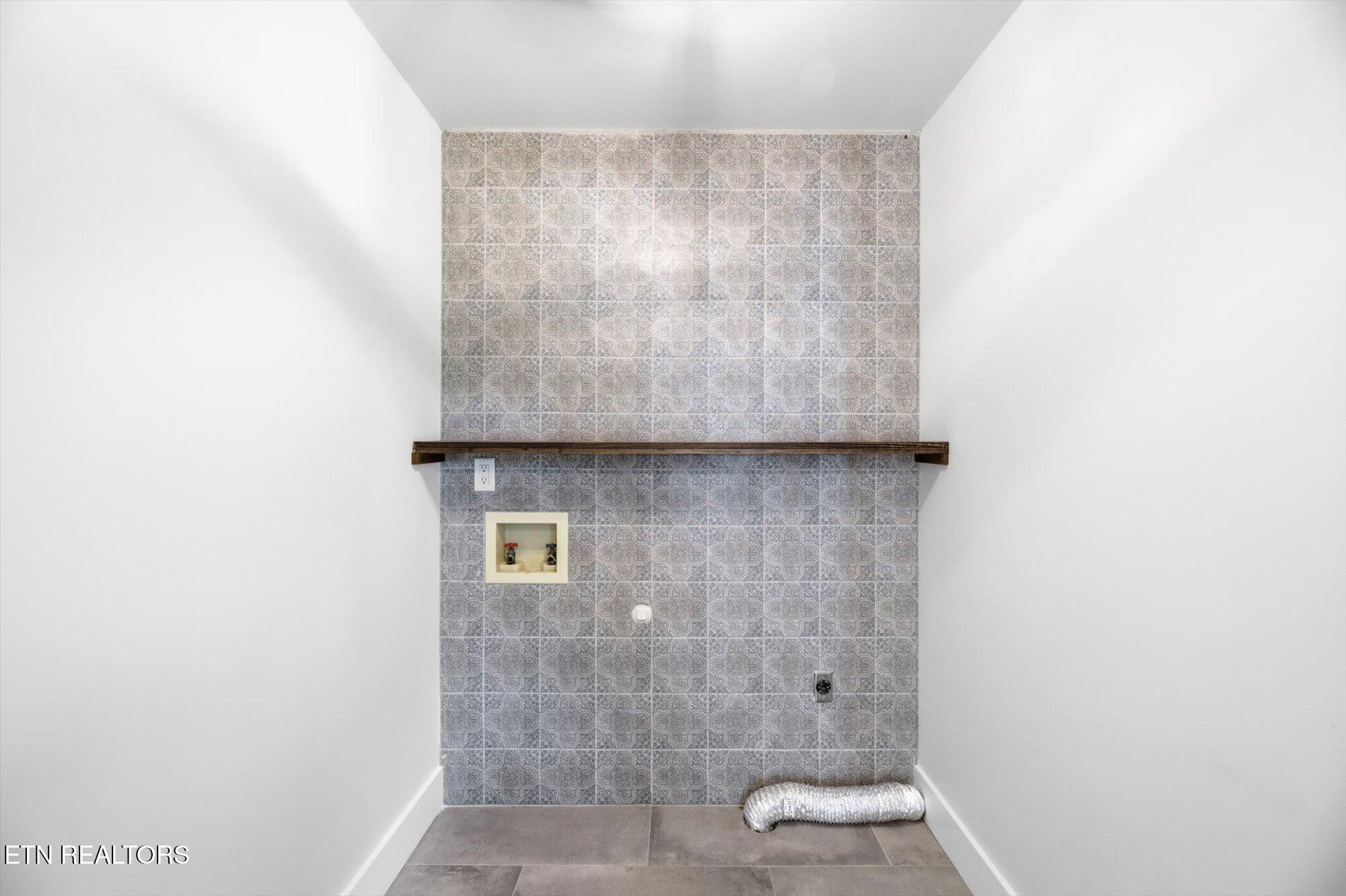 304 Oran Road Knoxville, TN 37934 - Photo 32 of 56 Laundry room