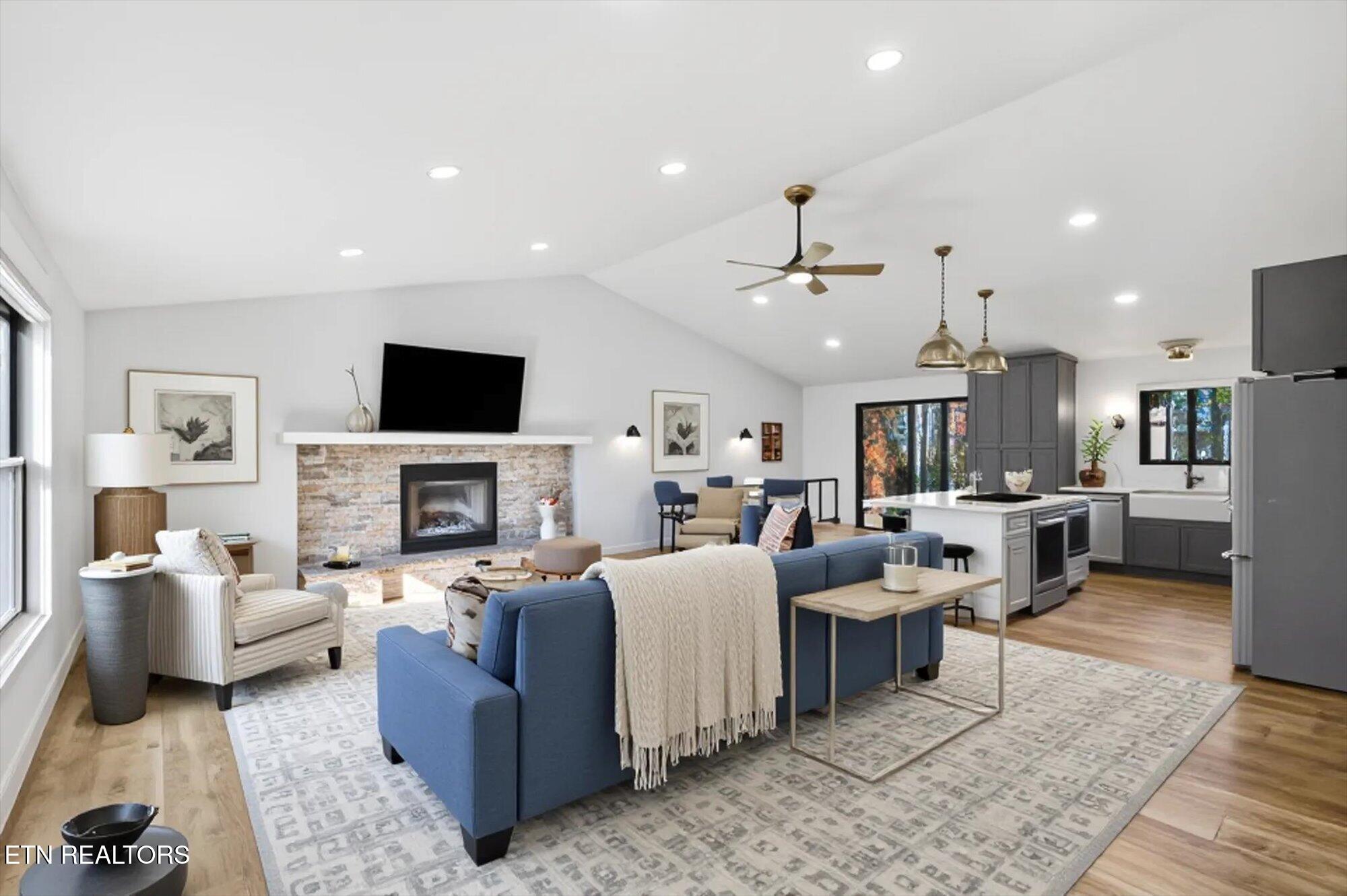 304 Oran Road Knoxville, TN 37934 - Photo 6 of 56 Living room