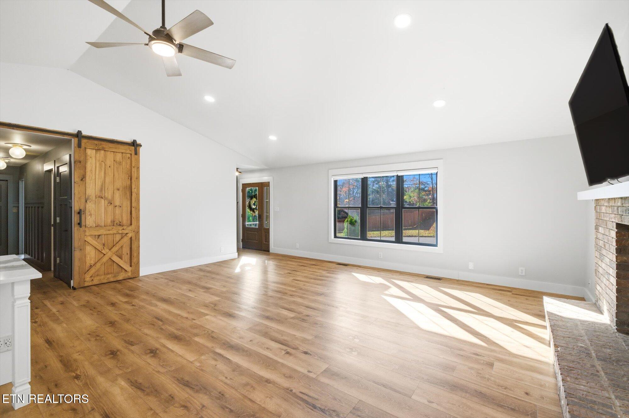 304 Oran Road Knoxville, TN 37934 - Photo 9 of 56 Living room