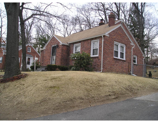 301 Harkness Avenue Springfield, MA 01118 - Photo 3 of 13