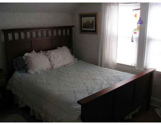 301 Harkness Avenue Springfield, MA 01118 - Photo 4 of 13