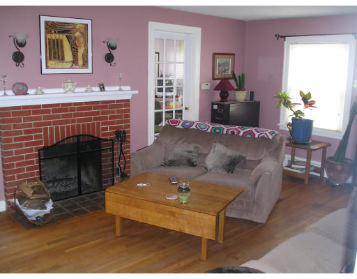 301 Harkness Avenue Springfield, MA 01118 - Photo 6 of 13