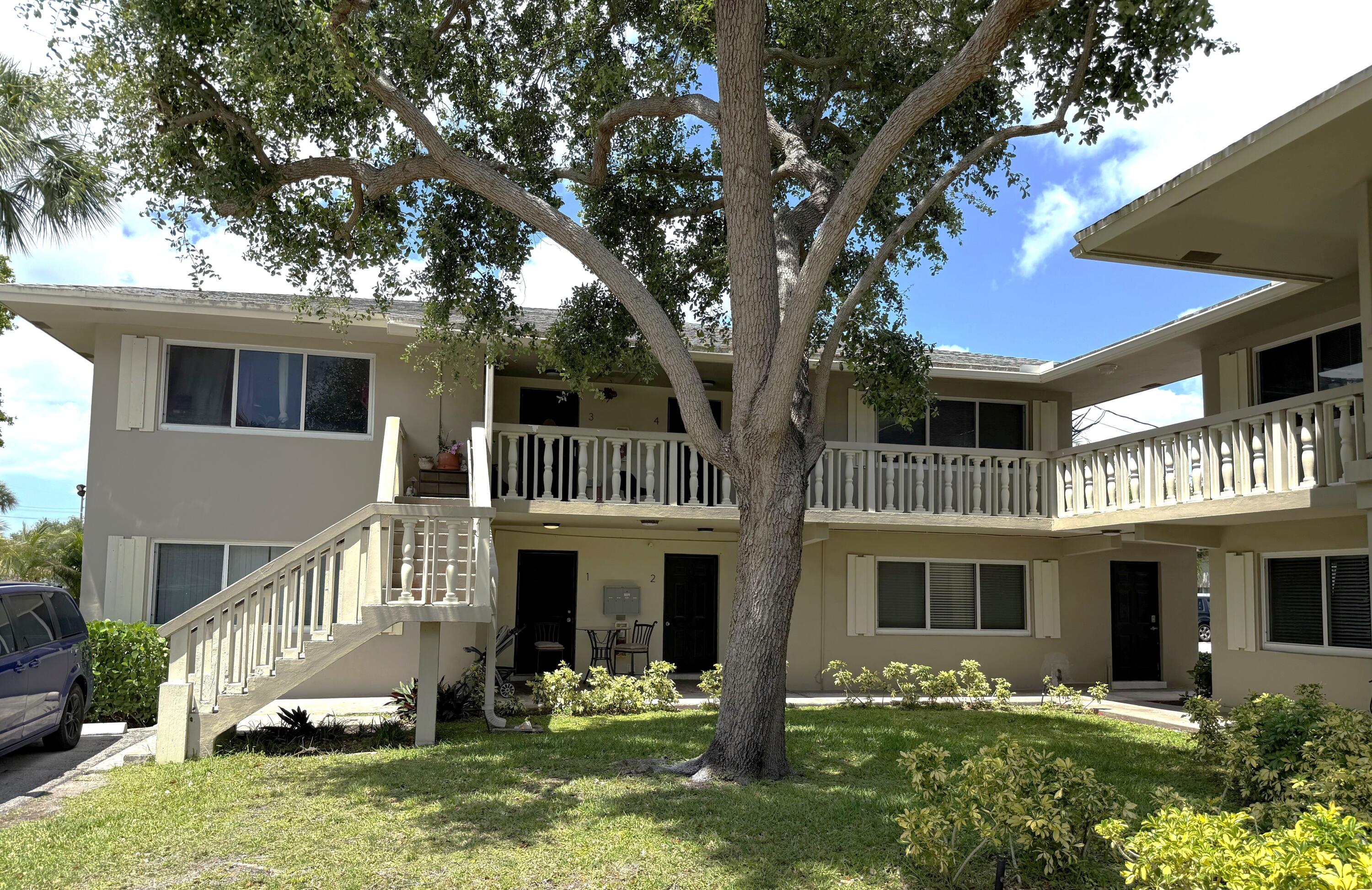 265 Southwest 7th Street, Unit 4 Boca Raton, FL 33432 - Photo 1 of 12 265 Building View