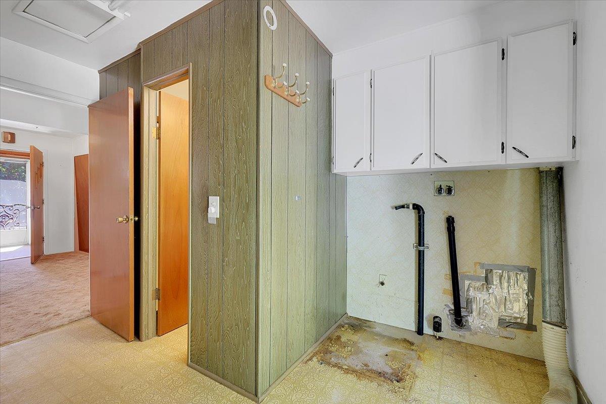 2060 Locust Street Sutter, CA 95982 - Photo 24 of 61 MAIN HOUSE UTILITY AREA LAUNDRY HOOK UPS SECOND BATHROOM