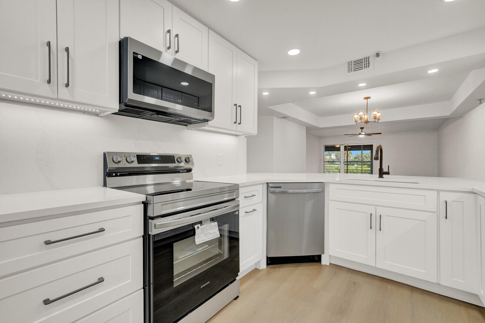 9165 Southwest 14th Street, Unit 1204 Boca Raton, FL 33428 - Photo 12 of 30 Kitchen