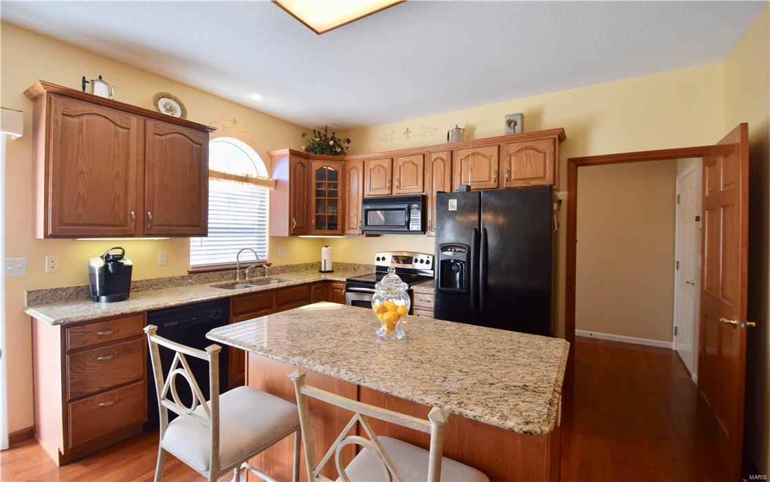 5316 Quercus Grove Road Edwardsville, IL 62025 - Photo 2 of 39