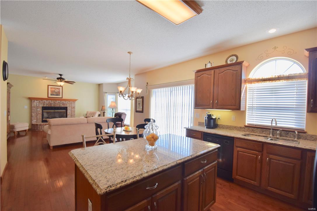 5316 Quercus Grove Road Edwardsville, IL 62025 - Photo 7 of 39