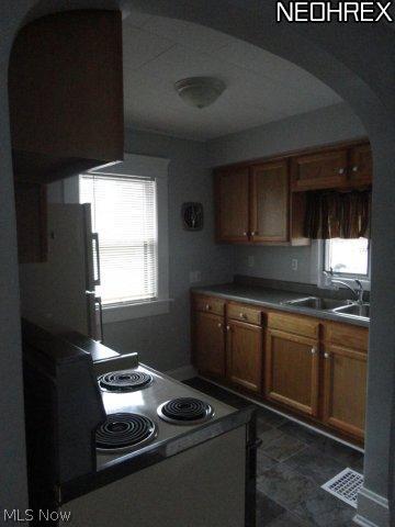 110 South Reeves Avenue Dover, OH 44622 - Photo 4 of 13 Gallery Image 4