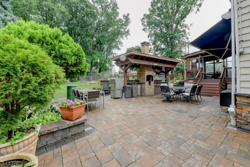 835 Colonial Arms Road Union, NJ 07083 - Photo 35 of 39