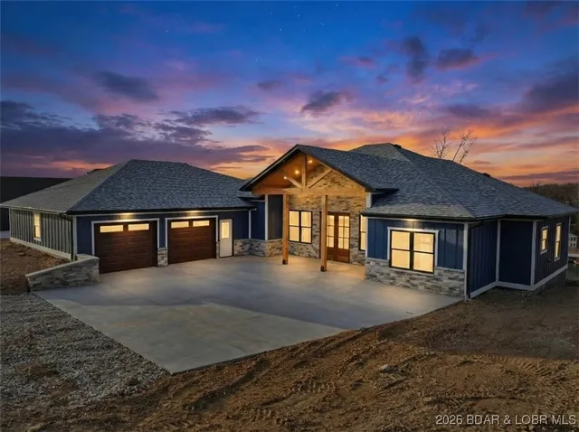 $825,000 | 31291 Los Breezes Circle, Rocky Mount, MO 65072