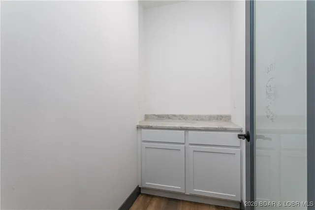 $825,000 | 31291 Los Breezes Circle, Rocky Mount, MO 65072