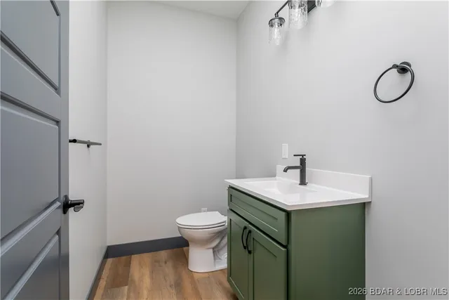 $825,000 | 31291 Los Breezes Circle, Rocky Mount, MO 65072