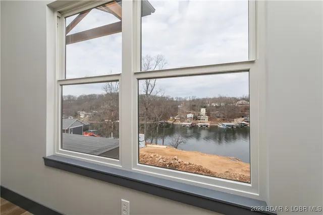 $825,000 | 31291 Los Breezes Circle, Rocky Mount, MO 65072