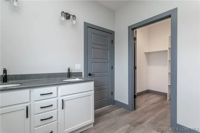 $825,000 | 31291 Los Breezes Circle, Rocky Mount, MO 65072