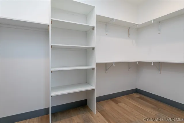 $825,000 | 31291 Los Breezes Circle, Rocky Mount, MO 65072