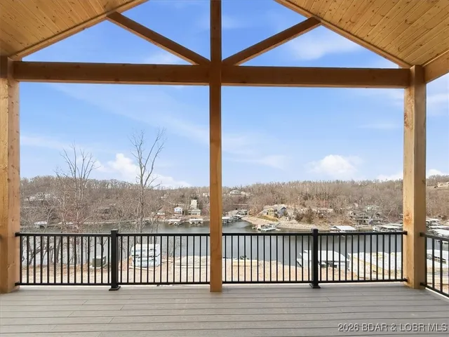 $825,000 | 31291 Los Breezes Circle, Rocky Mount, MO 65072