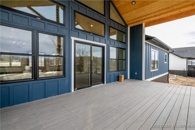 $825,000 | 31291 Los Breezes Circle, Rocky Mount, MO 65072