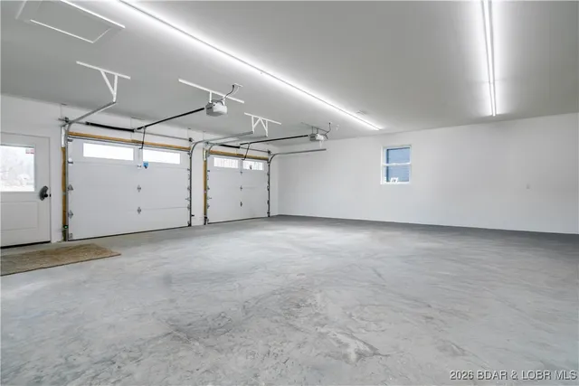 $825,000 | 31291 Los Breezes Circle, Rocky Mount, MO 65072